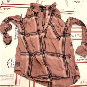 ❤️Forever 21 Small Pink Plaid Open Shoulder Flannel